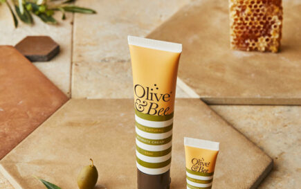 Olive & Bee All-Natural Lubricant Cream Setting